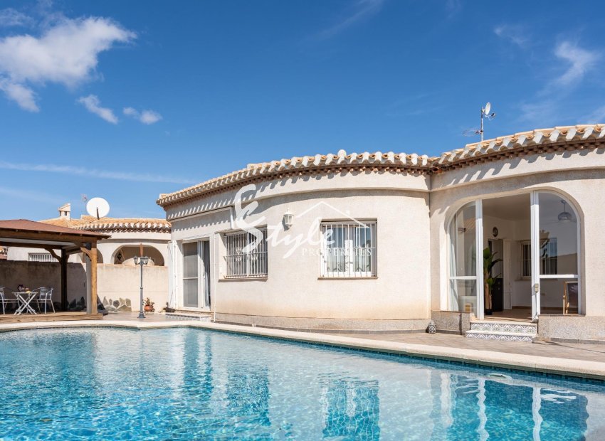 Resale - Villa - Orihuela-Costa - Playa Flamenca