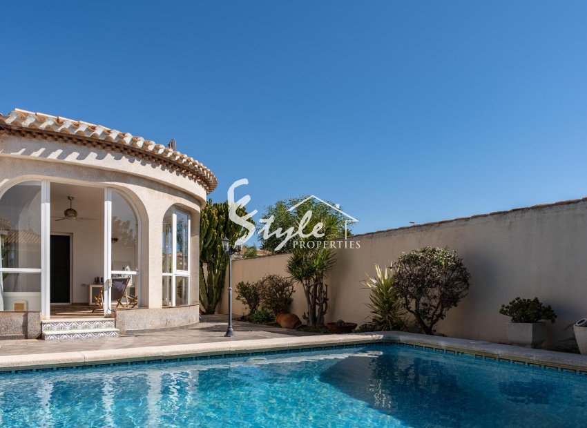 Resale - Villa - Orihuela-Costa - Playa Flamenca