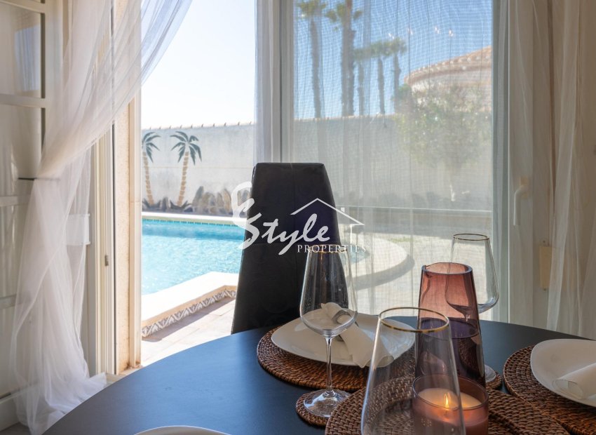 Resale - Villa - Orihuela-Costa - Playa Flamenca