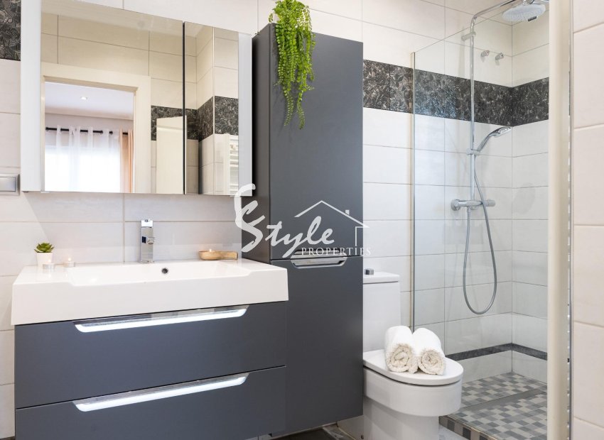 Resale - Villa - Orihuela-Costa - Playa Flamenca