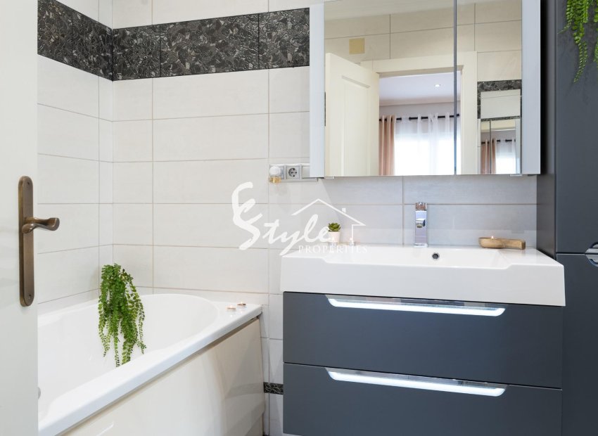 Resale - Villa - Orihuela-Costa - Playa Flamenca