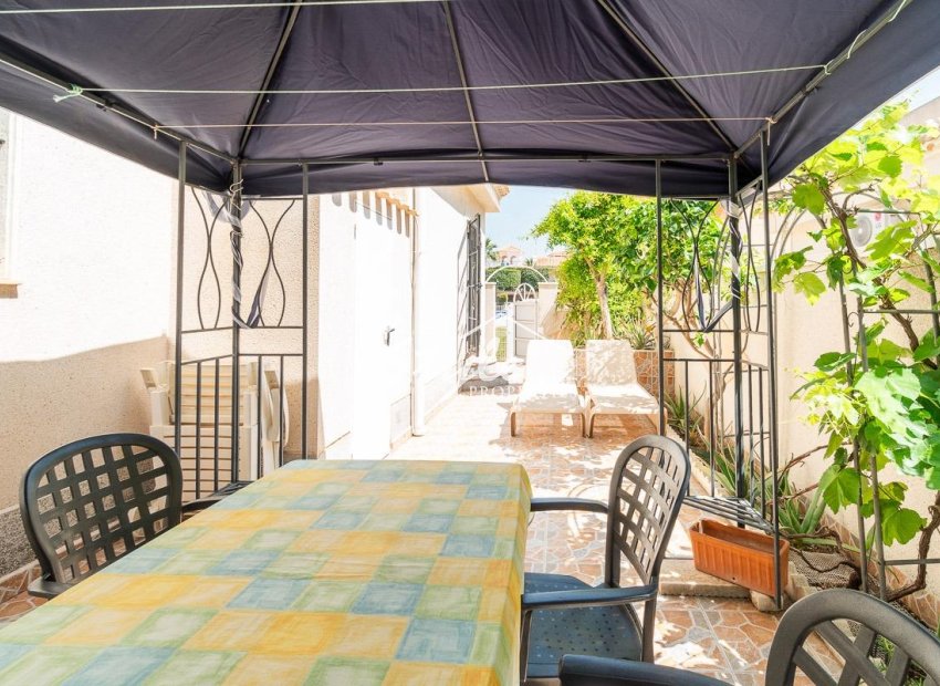 Resale - Villa - Orihuela-Costa - Playa Flamenca