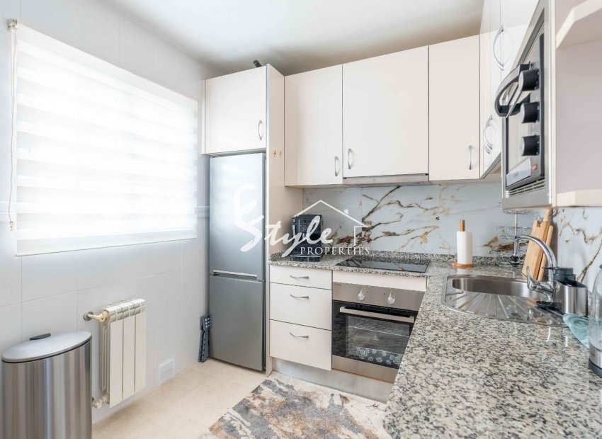 Resale - Villa - Orihuela Costa  - Punta Prima