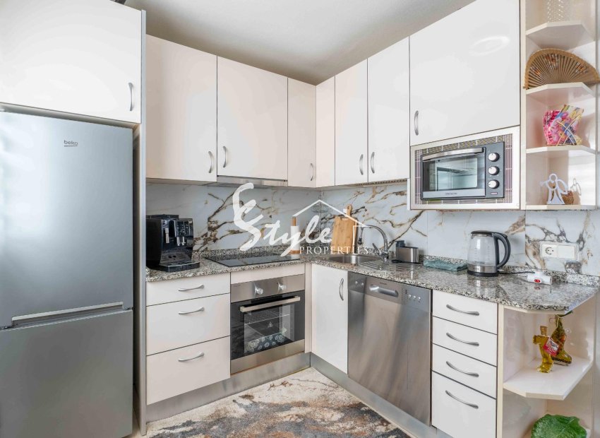 Resale - Villa - Orihuela Costa  - Punta Prima