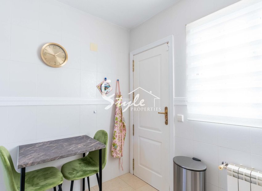 Resale - Villa - Orihuela Costa  - Punta Prima