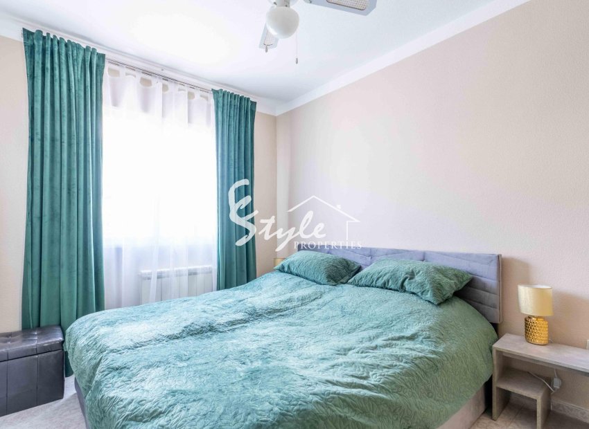 Resale - Villa - Orihuela Costa  - Punta Prima