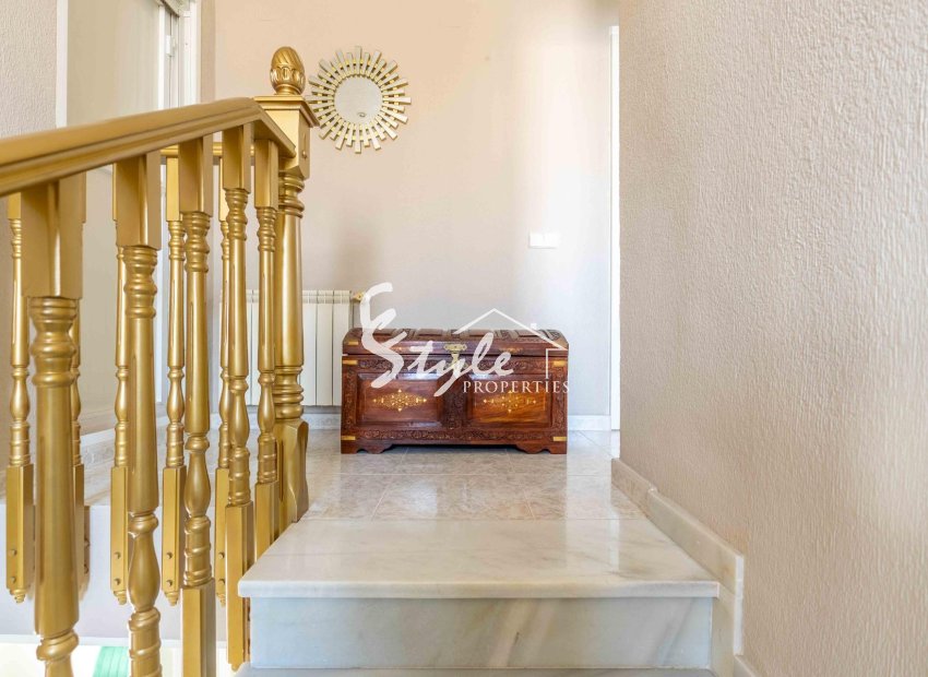 Resale - Villa - Orihuela Costa  - Punta Prima