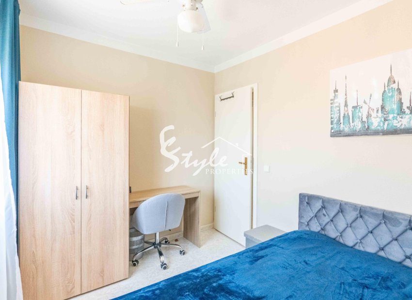 Resale - Villa - Orihuela Costa  - Punta Prima