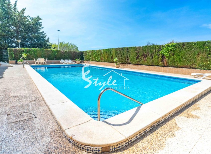 Resale - Villa - Orihuela Costa  - Punta Prima