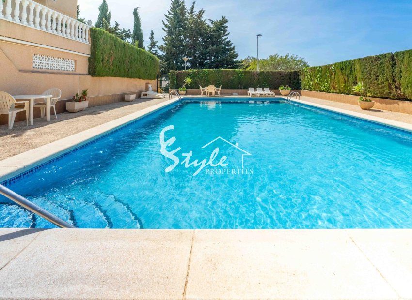 Resale - Villa - Orihuela Costa  - Punta Prima