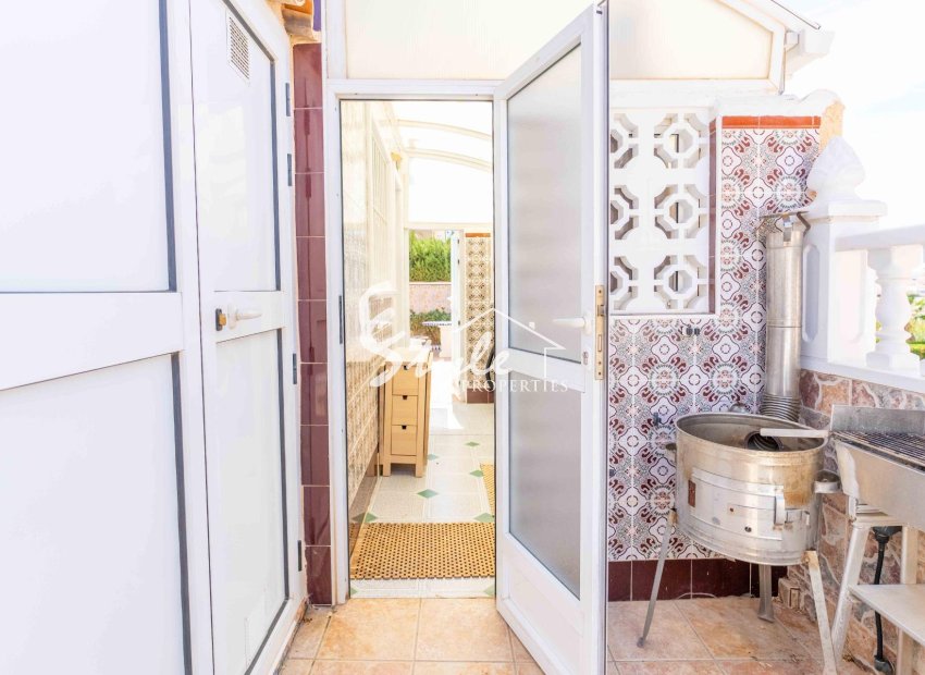 Resale - Villa - Orihuela Costa  - Punta Prima