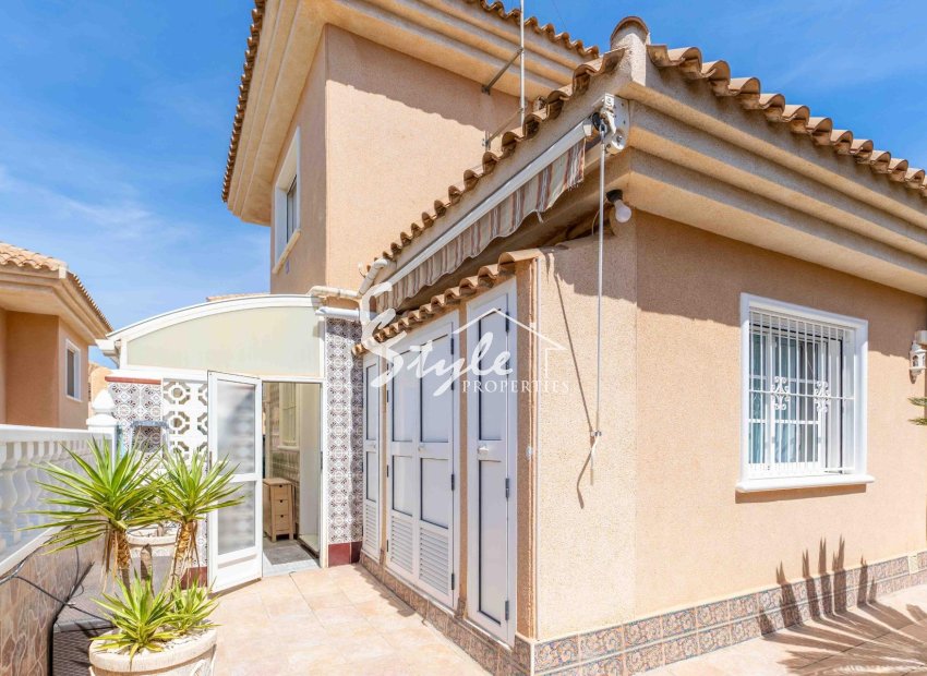 Resale - Villa - Orihuela Costa  - Punta Prima