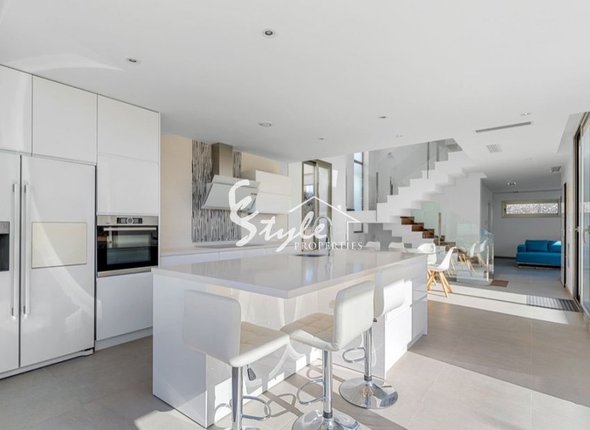 Resale - Villa - Orihuela Costa  - Villamartin