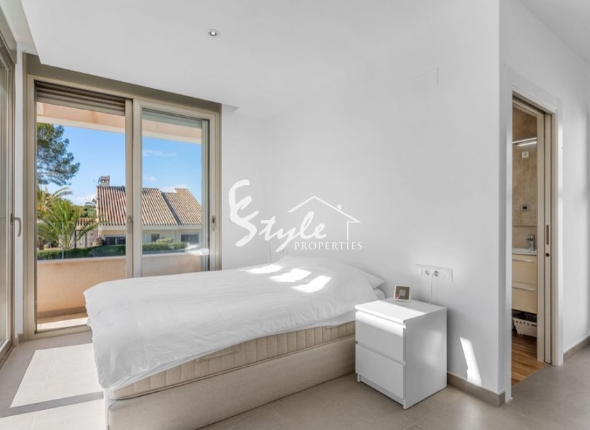 Resale - Villa - Orihuela Costa  - Villamartin