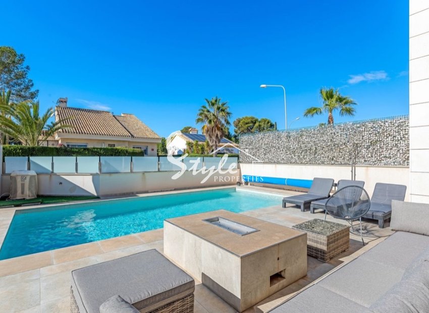 Resale - Villa - Orihuela Costa  - Villamartin