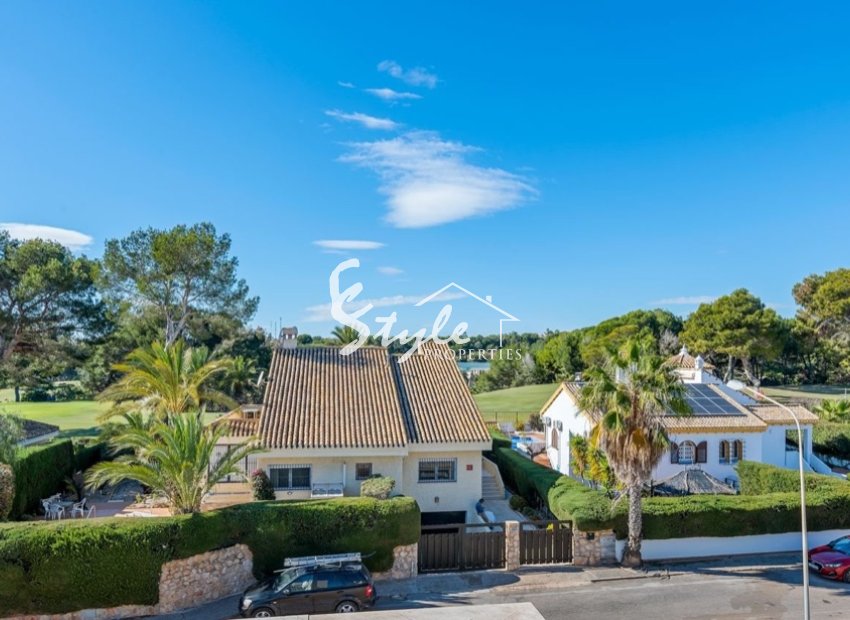 Resale - Villa - Orihuela Costa  - Villamartin