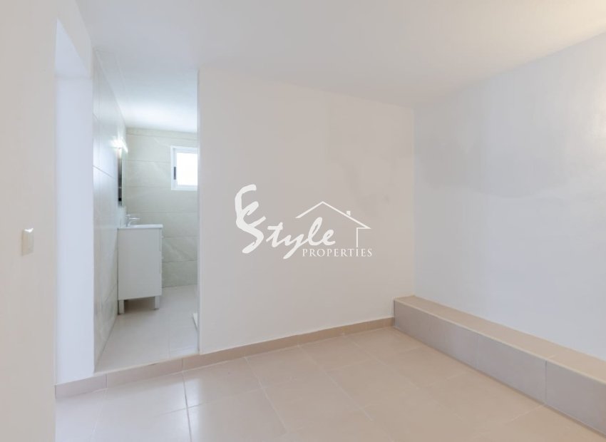Resale - Villa - Orihuela Costa  - Villamartin