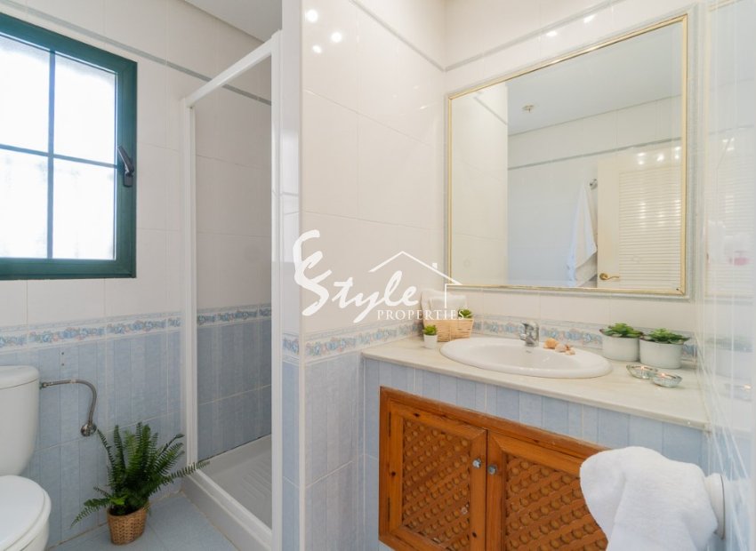 Resale - Villa - Orihuela Costa  - Villamartin