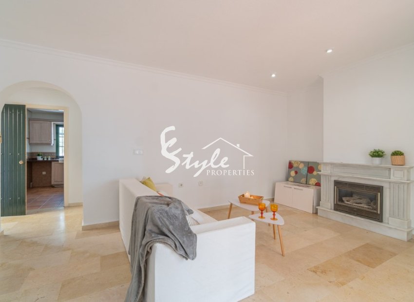 Resale - Villa - Orihuela Costa  - Villamartin