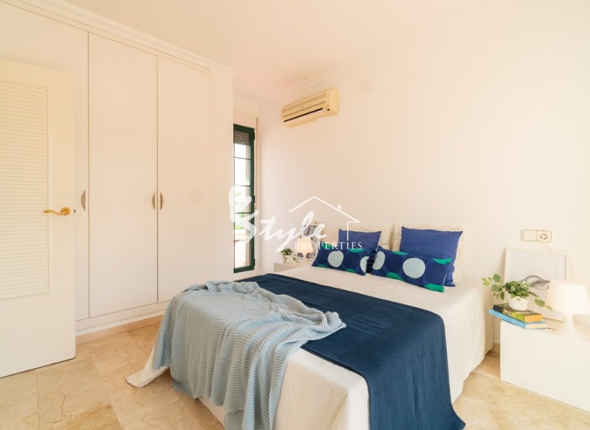 Resale - Villa - Orihuela Costa  - Villamartin