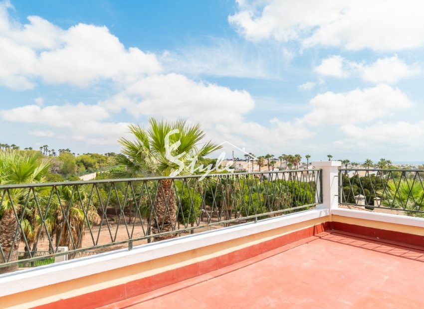 Resale - Villa - Orihuela Costa  - Villamartin