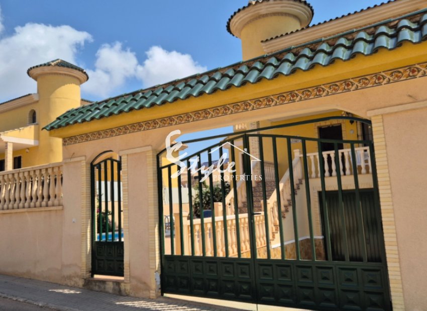 Resale - Villa - Orihuela Costa  - Villamartin