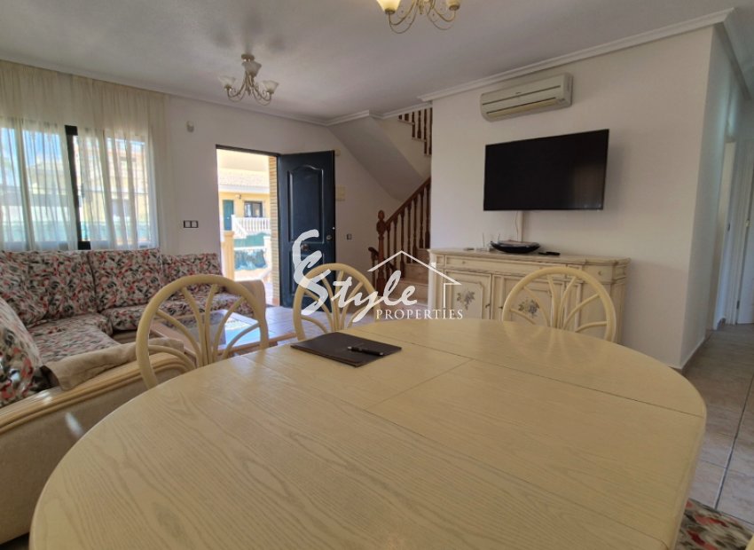 Resale - Villa - Orihuela Costa  - Villamartin