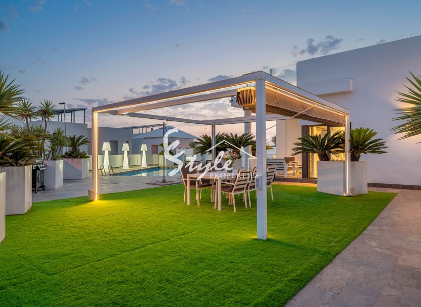 Resale - Villa - Orihuela Costa  - Villamartin