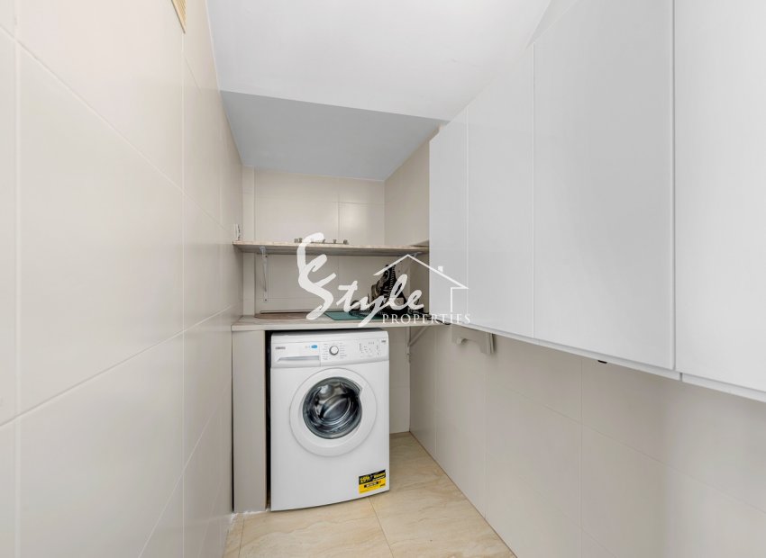 Resale - Villa - Orihuela Costa  - Villamartin