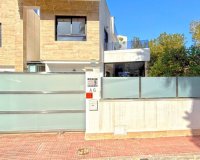 Resale - Villa - Orihuela Costa  - Villamartin