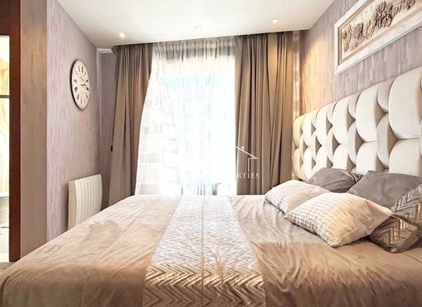 Resale - Villa - Orihuela Costa  - Villamartin