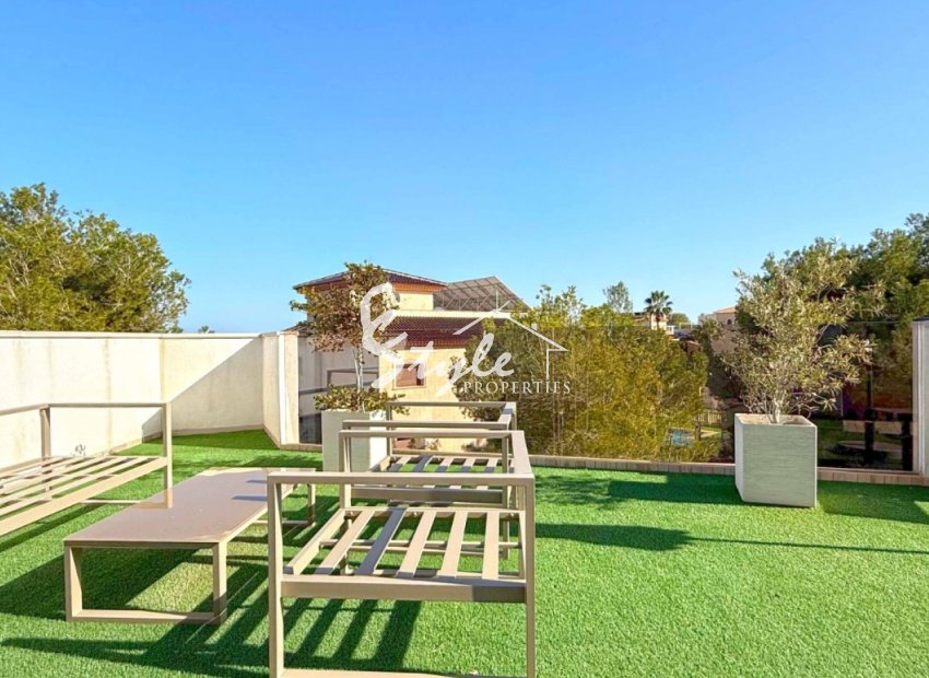 Resale - Villa - Orihuela Costa  - Villamartin