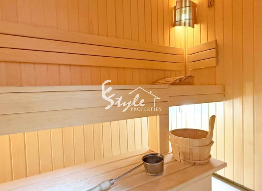 Resale - Villa - Orihuela Costa  - Villamartin