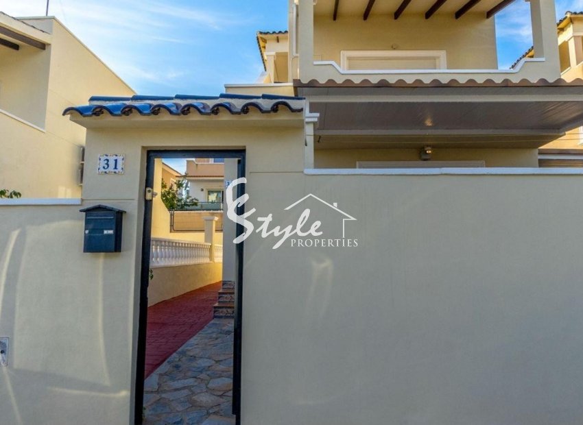 Resale - Villa - Orihuela Costa  - Villamartin