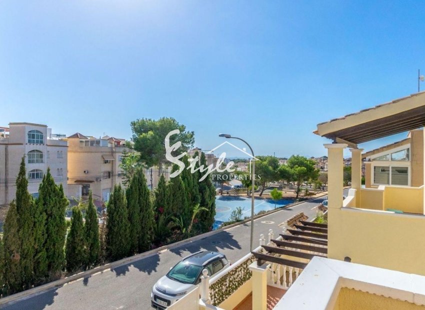 Resale - Villa - Orihuela Costa  - Villamartin