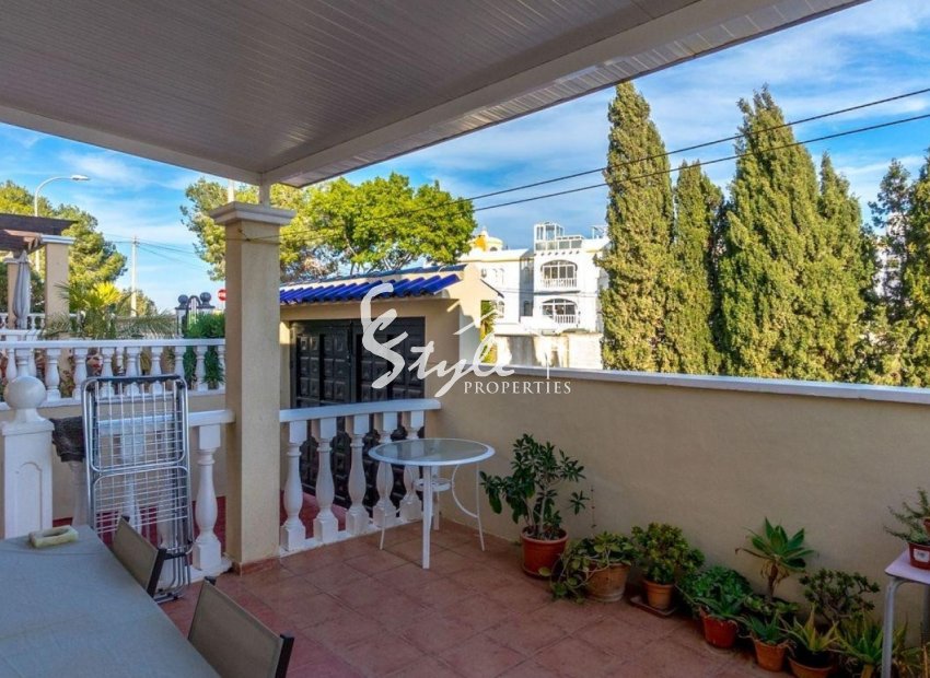 Resale - Villa - Orihuela Costa  - Villamartin