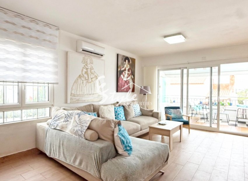 Resale - Villa - Orihuela Costa  - Villamartin