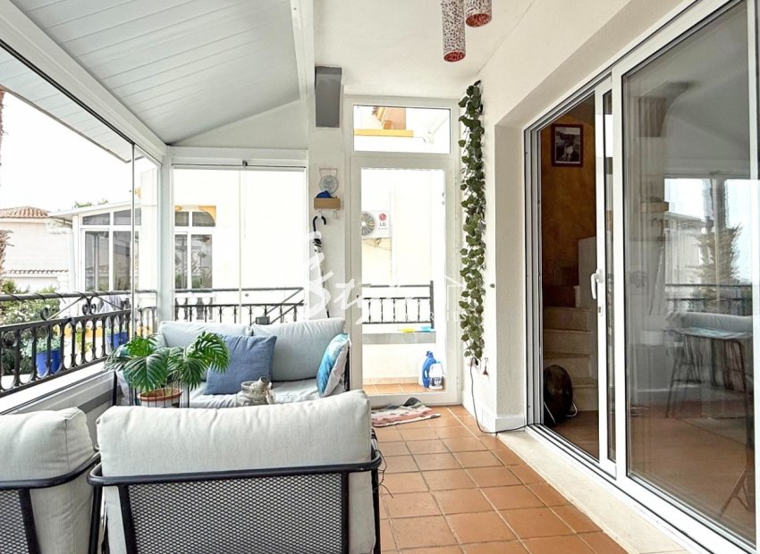 Resale - Villa - Orihuela Costa  - Villamartin