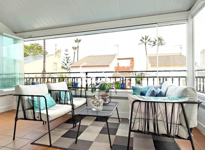 Resale - Villa - Orihuela Costa  - Villamartin