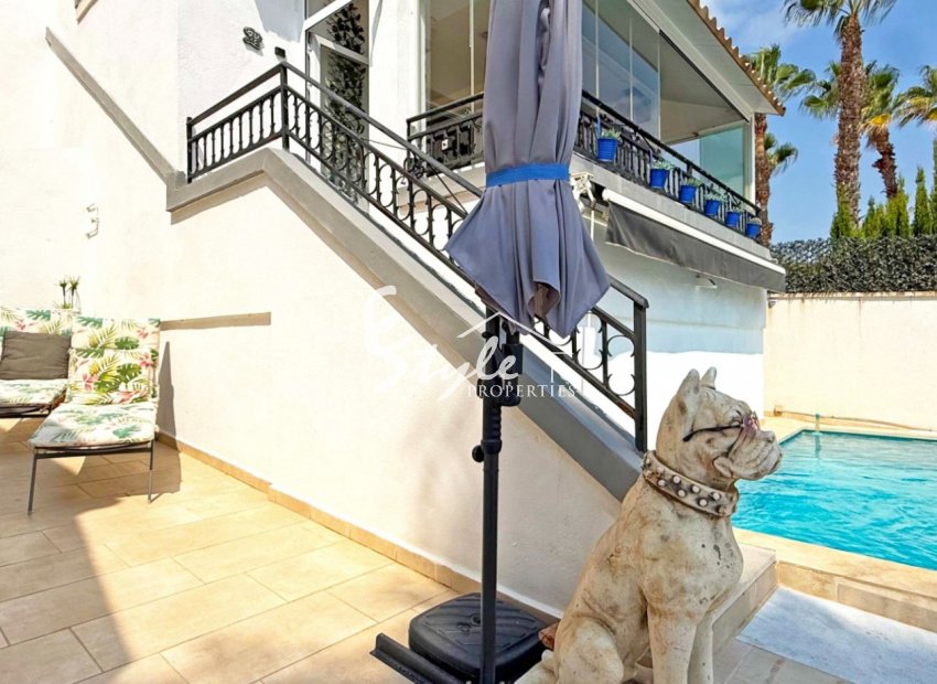 Resale - Villa - Orihuela Costa  - Villamartin