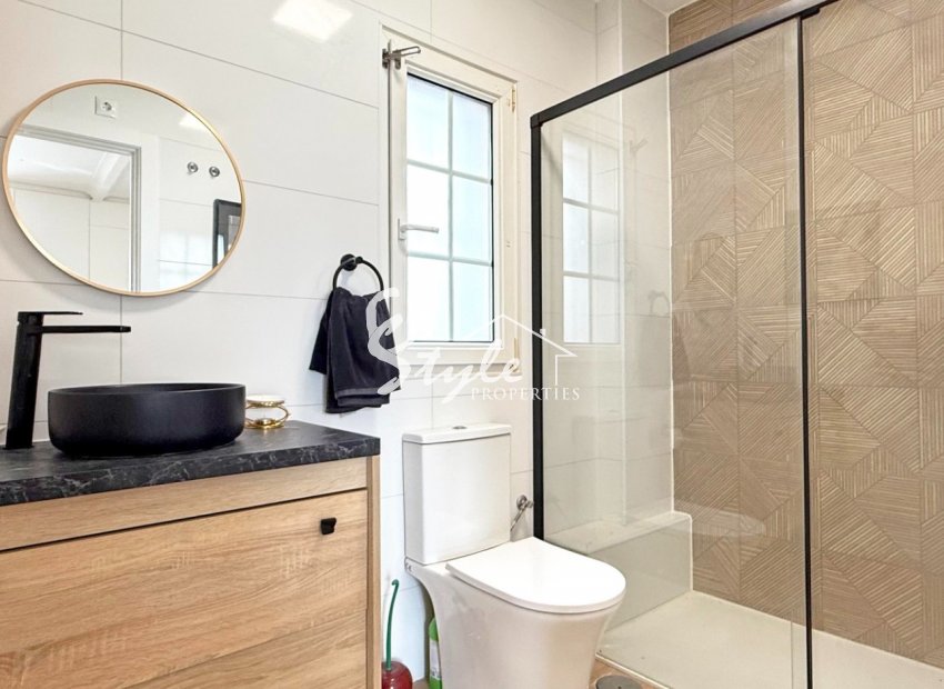 Resale - Villa - Orihuela Costa  - Villamartin