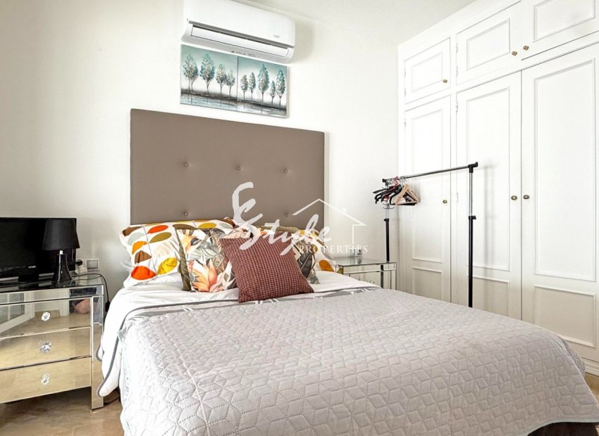 Resale - Villa - Orihuela Costa  - Villamartin