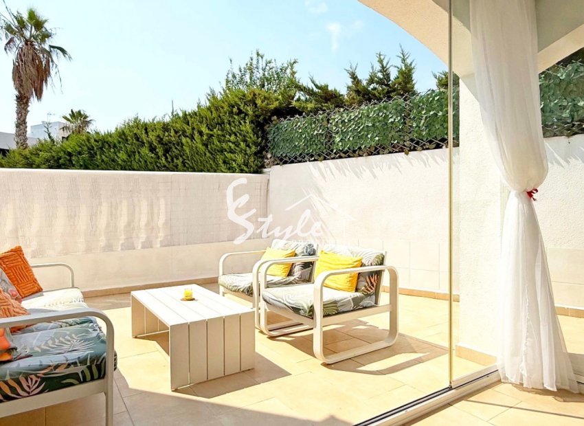 Resale - Villa - Orihuela Costa  - Villamartin