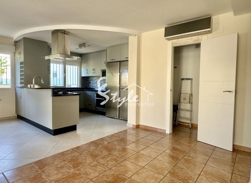 Resale - Villa - Orihuela Costa  - Villamartin