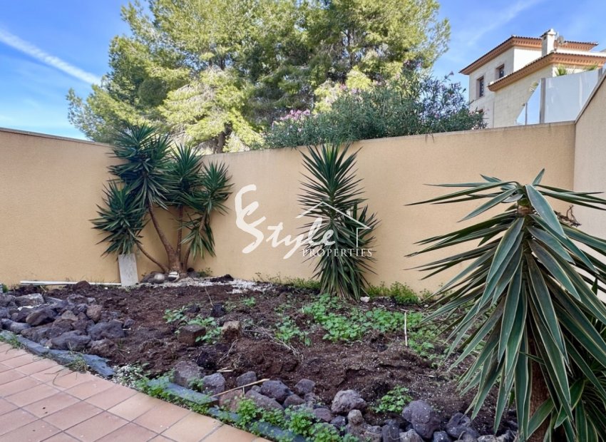 Resale - Villa - Orihuela Costa  - Villamartin