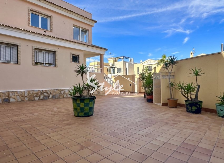 Resale - Villa - Orihuela Costa  - Villamartin