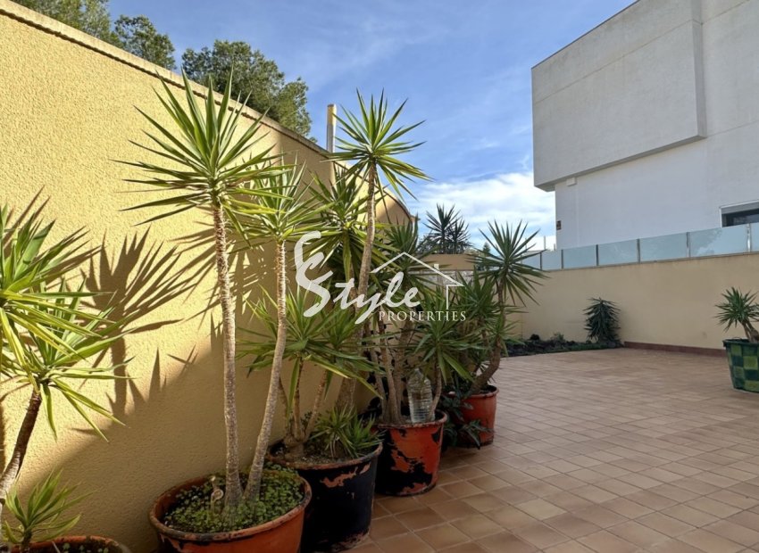 Resale - Villa - Orihuela Costa  - Villamartin
