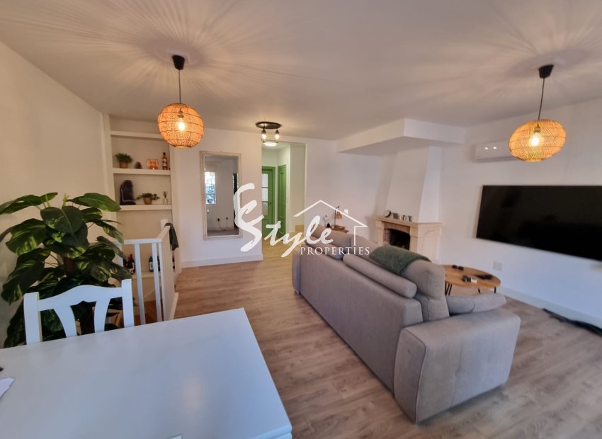 Resale - Villa - Orihuela Costa  - Villamartin