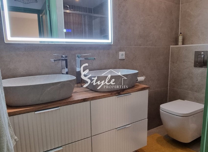 Resale - Villa - Orihuela Costa  - Villamartin