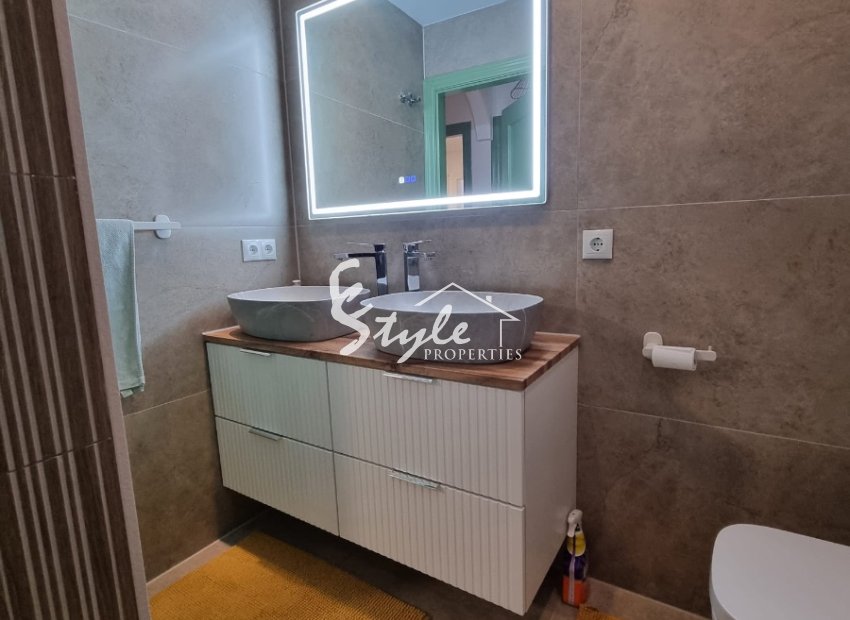 Resale - Villa - Orihuela Costa  - Villamartin